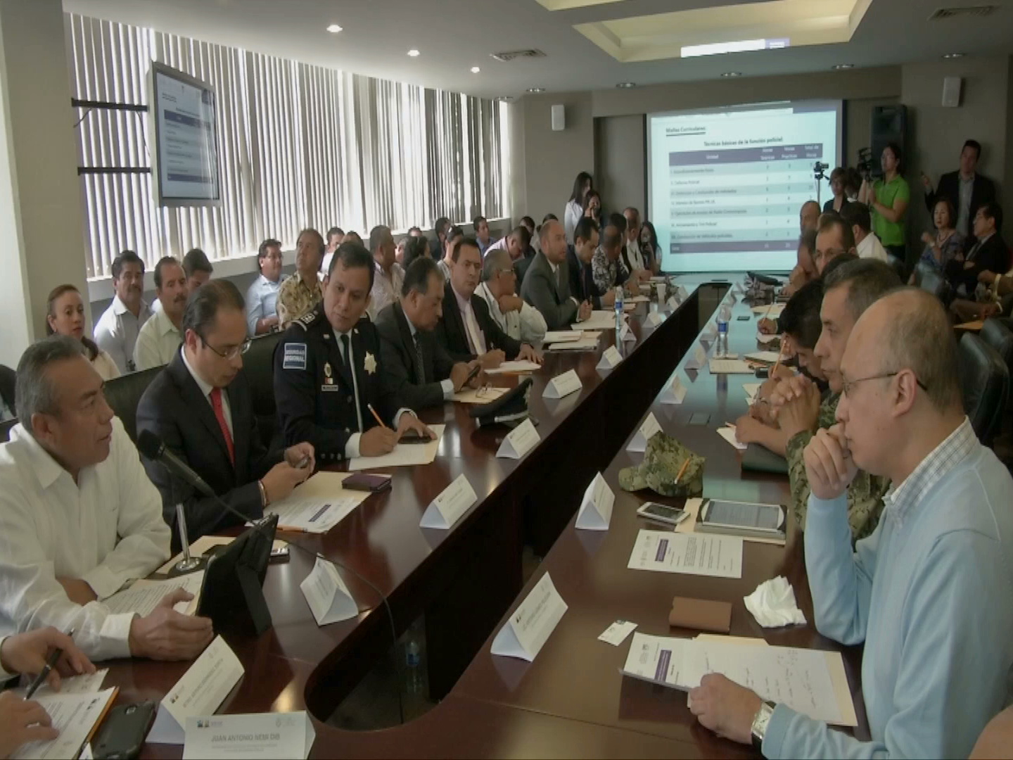 Capacitan a policías en materia de justicia penal