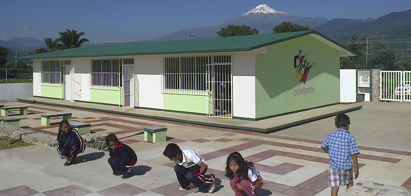 Niñas y niños de Coscomatepec ya tienen nueva escuela primaria