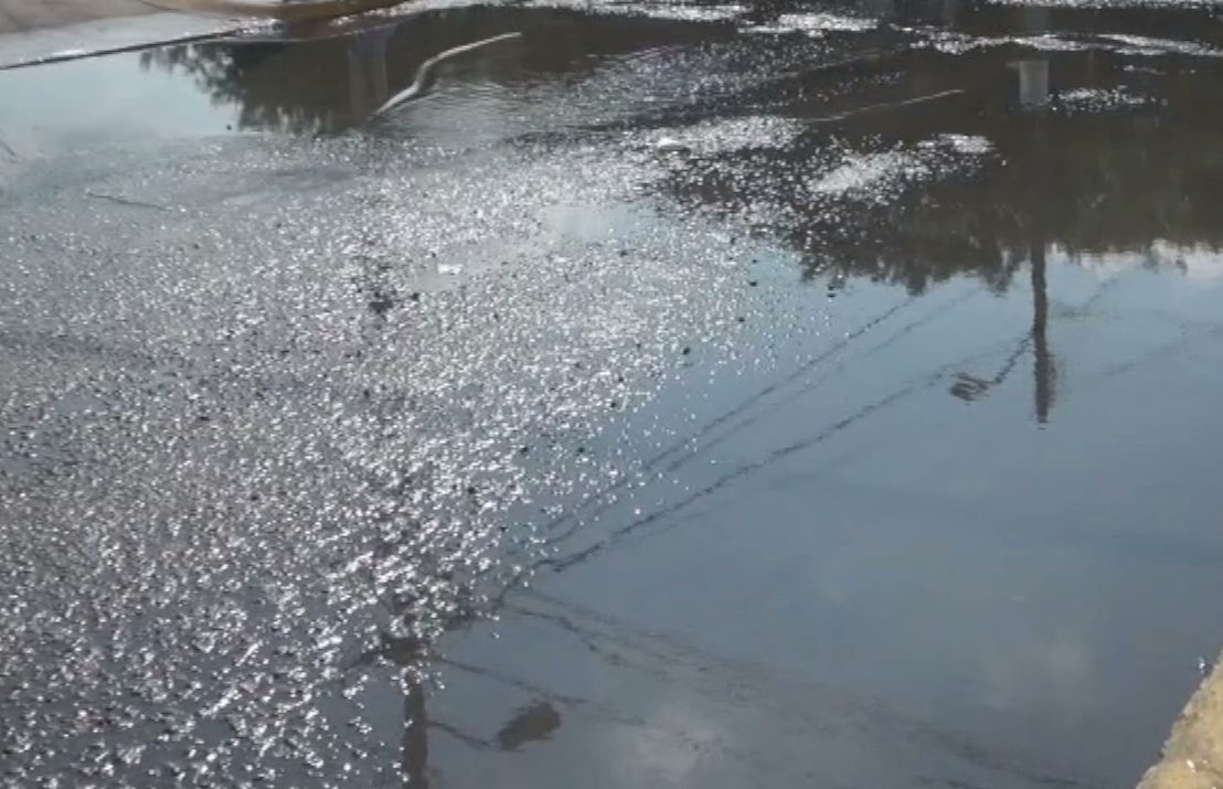 Vecinos del fraccionamiento El Morro piden atiendan escurrimiento de aguas negras