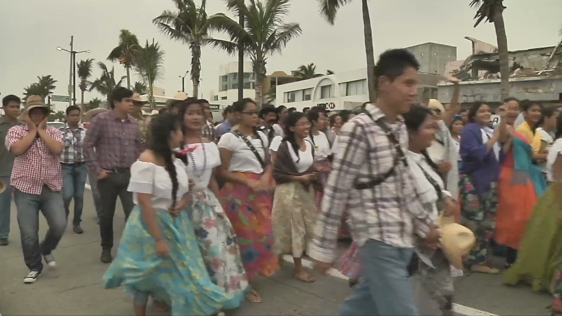 Con desfile cívico-deportivo conmemoran 105 Aniversario de la Revolución Mexicana