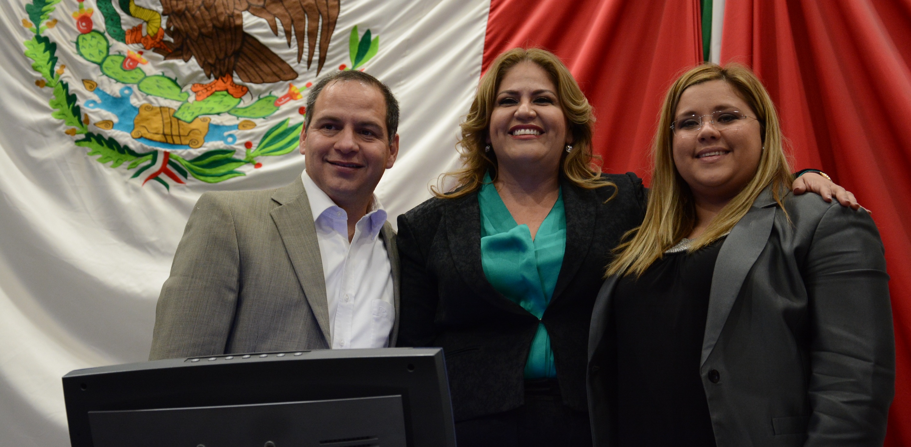 Reeligen diputados a la Mesa Directiva del Congreso del Estado