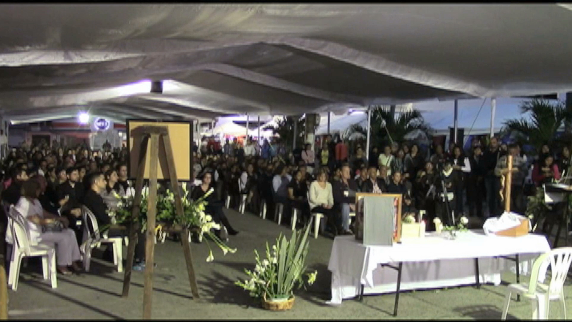 Amigos y familiares dan el último adiós a Michelli en Tuxpan