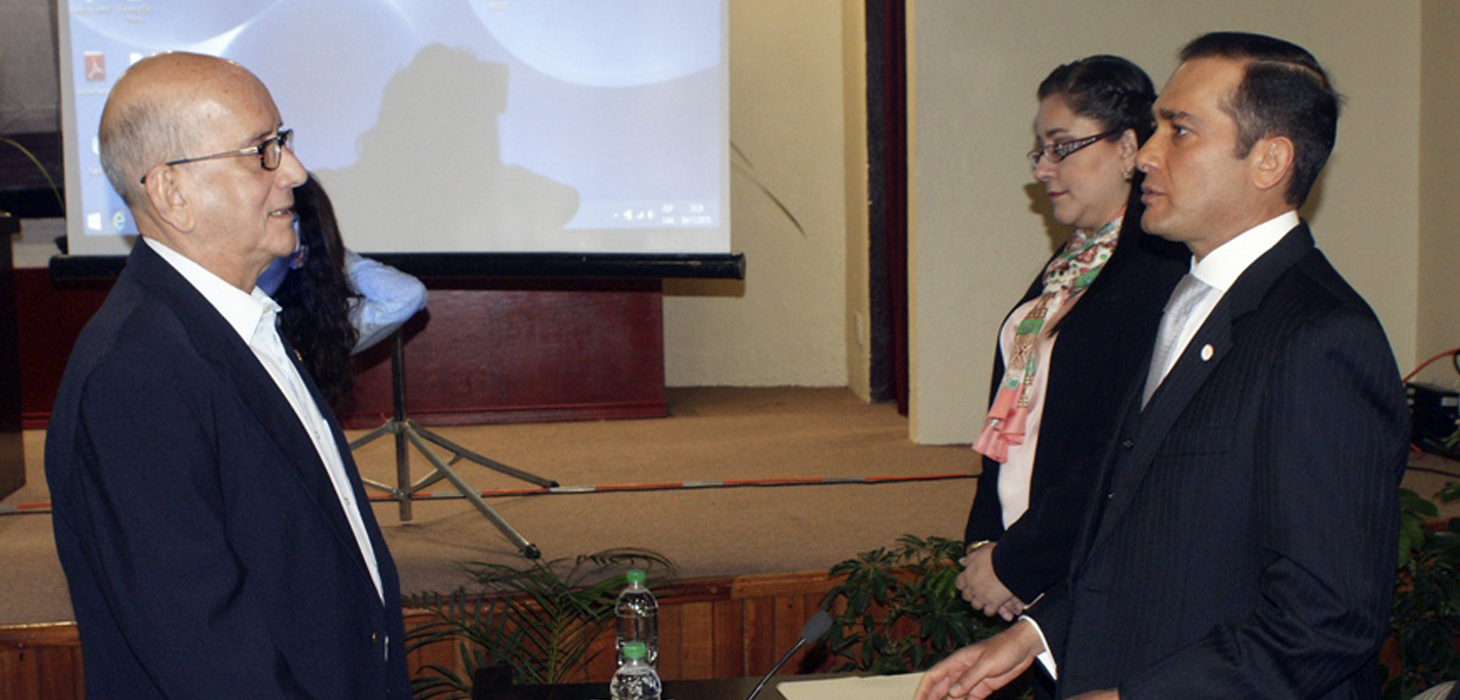 Acude titular de FGE a audiencia de pruebas por desafuero del diputado Renato Tronco