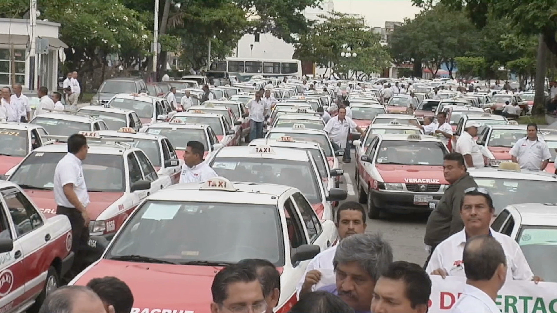 Taxistas de Veracruz – Boca del Río se manifiestan ante el aumento del precio de combustible