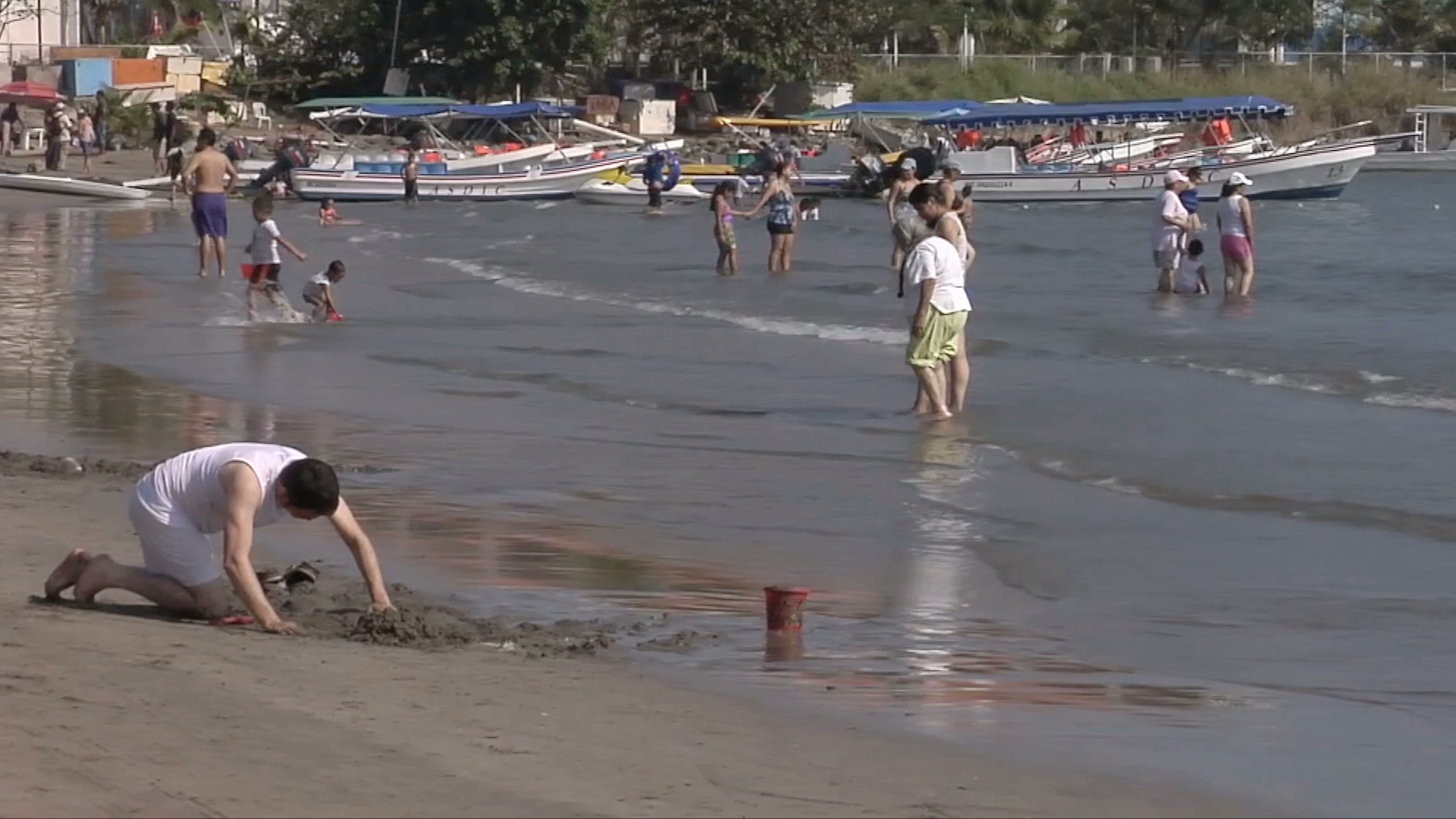 Turistas disfrutan del puerto de Veracruz en esta Navidad