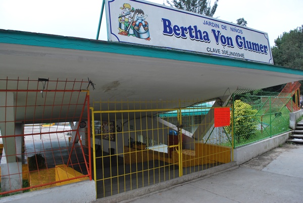 Roban biblioteca del jardín de niños Bertha Von Glümer