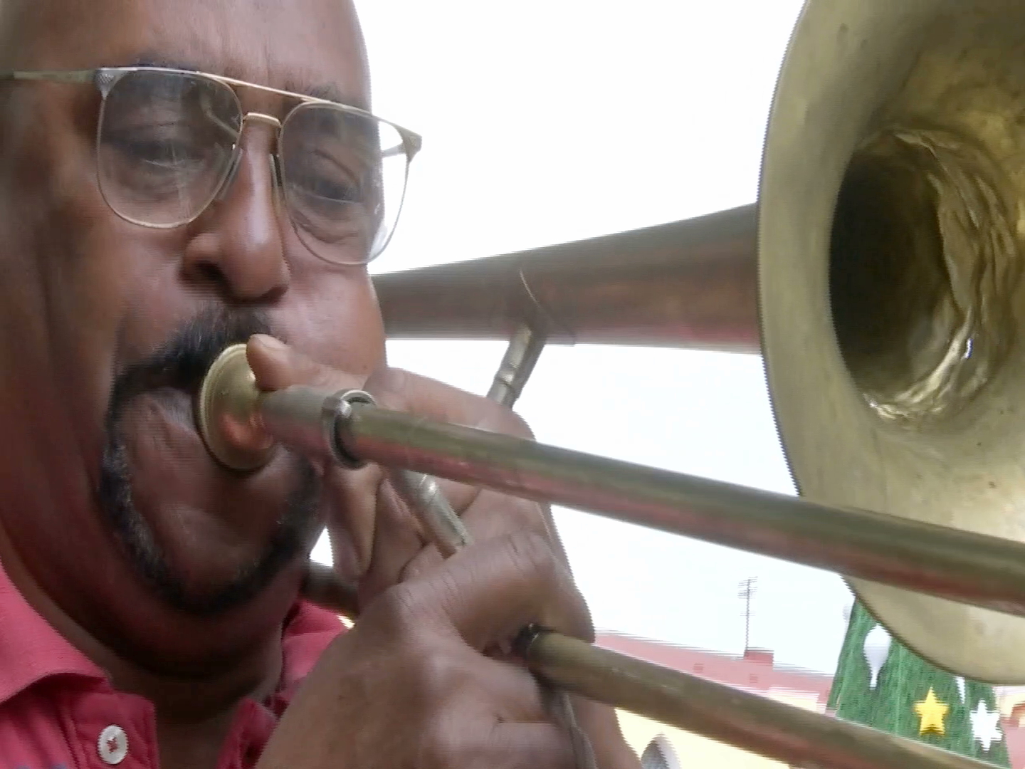 Dejó en Cuba las grandes orquestas para dar sabor con la marimba a Xalapa