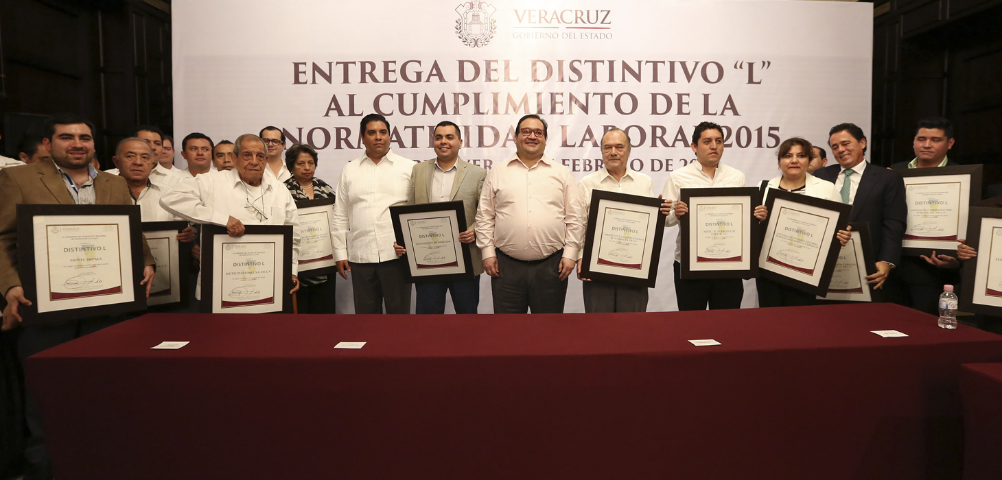 Entrega Gobierno del Estado Distintivo L a empresas veracruzanas