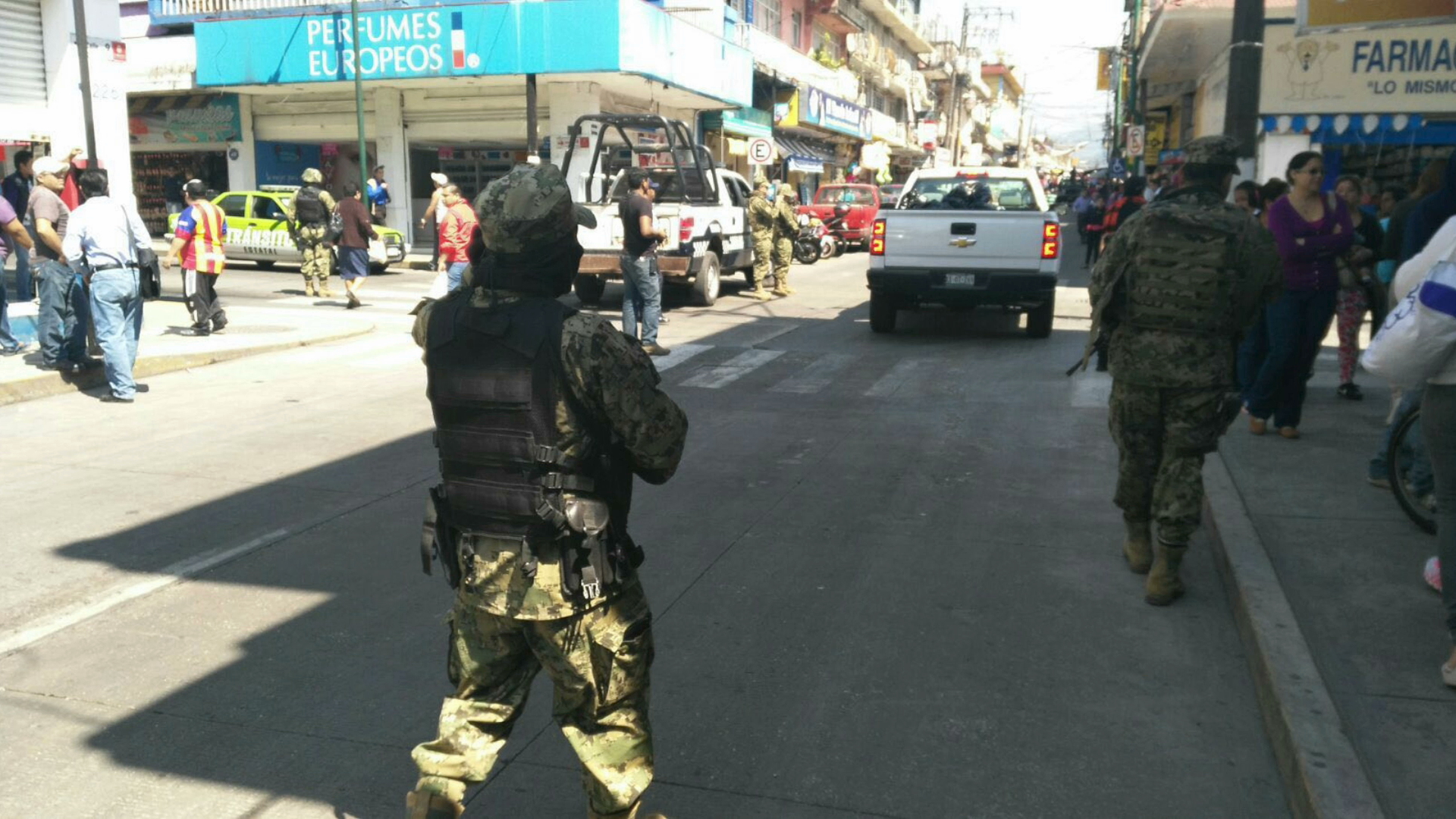 Decomisan mercancía en mercado Revolución de Córdoba
