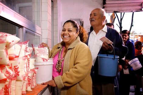 Familias veracruzanas continúan beneficiándose con la leche Liconsa