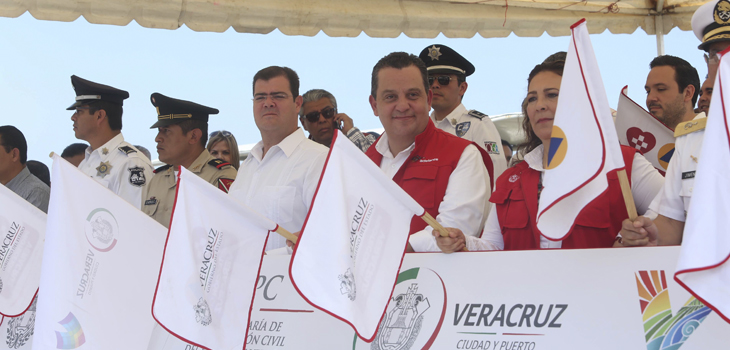 Dan banderazo a operativo especial de Semana Santa 2016