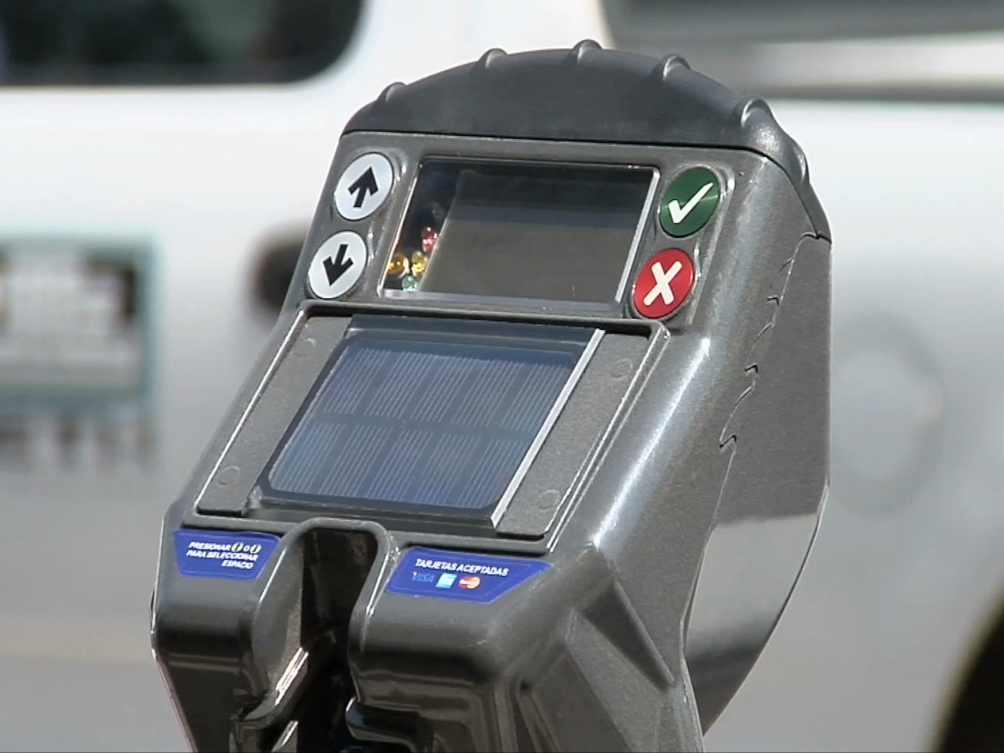 Aumento de tarifa de parquímetros sorprende a automovilistas