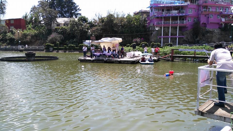 Prototipos de barcos participaron en el Torneo Naval en el Paseo de Los Lagos