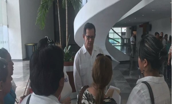 Se reúne Roberto Campa con familiares de desaparecidos en Veracruz