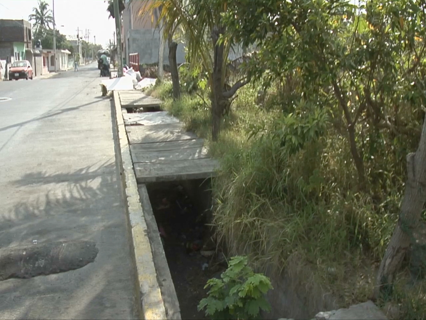 Vecinos de Playa Linda piden reparación de colector pluvial
