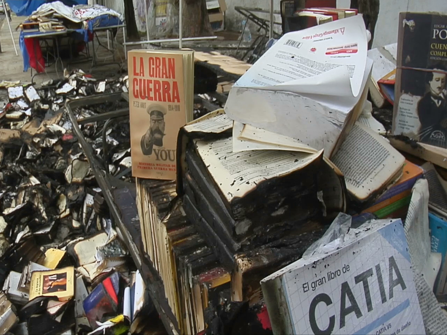 Más de mil libros quemados en incendio en Veracruz
