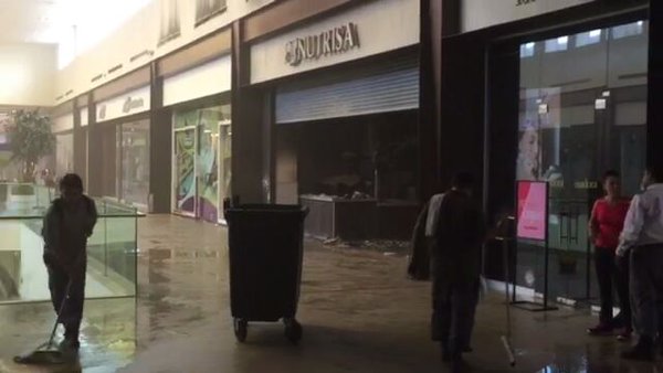 Investigan causas del incendio en Plaza el Dorado