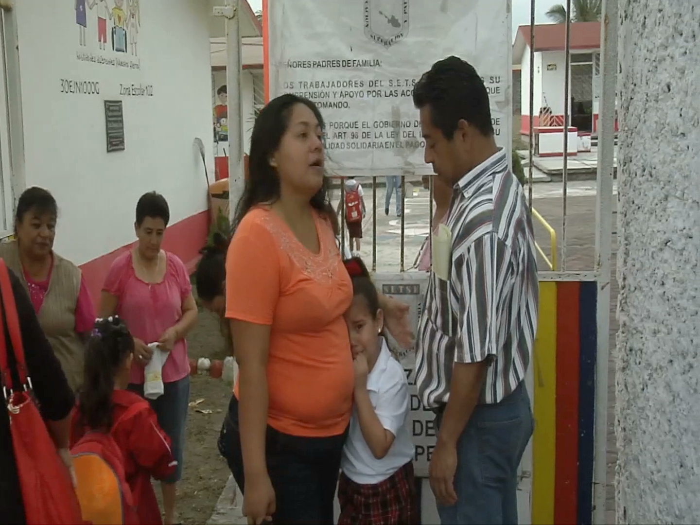 Con lágrimas, alumnos regresaron a clases