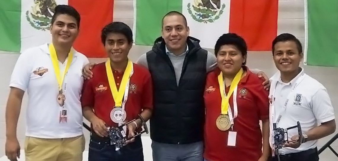 Tecnológico de Coatzacoalcos triunfó en el Robogames de California; lo felicita el Presidente de la República