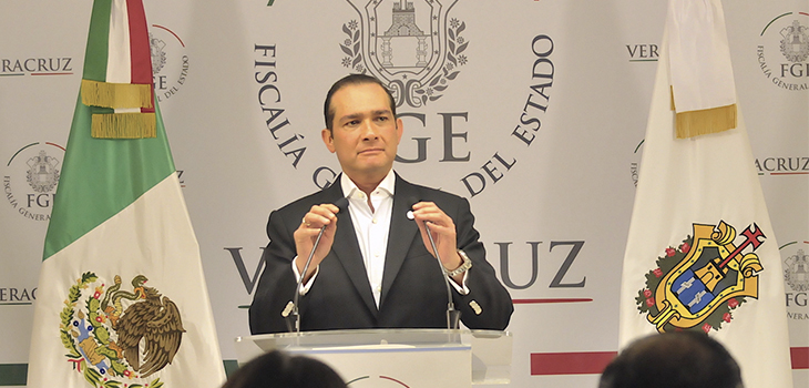 Colectivos de Veracruz preparan denuncia en contra del exfiscal Luis Ángel Bravo Contreras