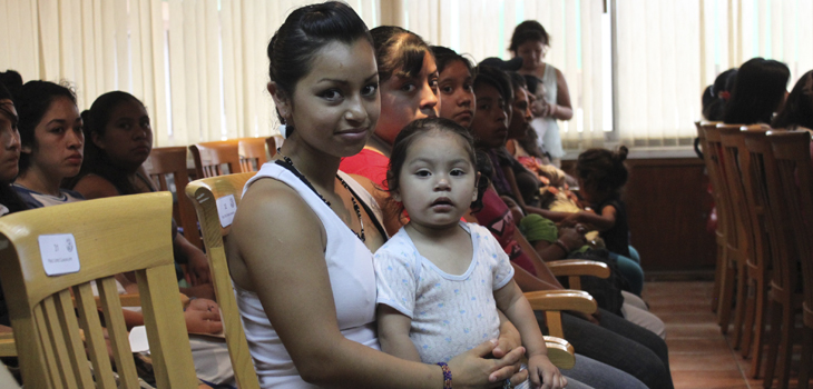 Impulsa IVEA educación en beneficio de madres jóvenes