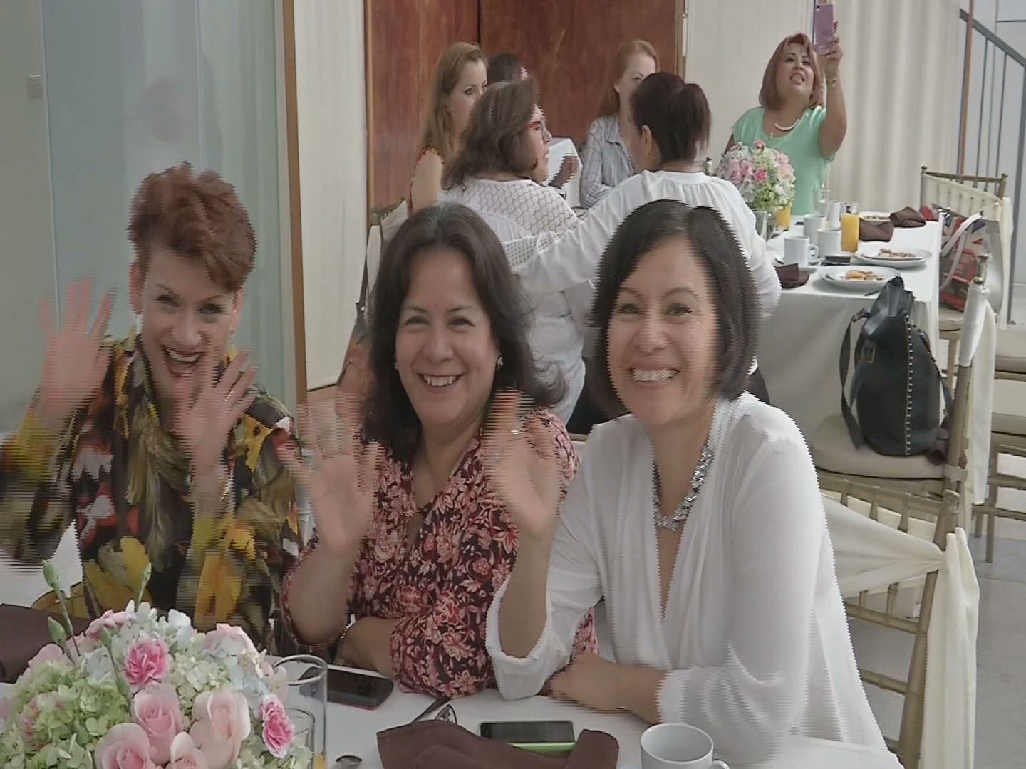 Reconocen a las mamás de RTV