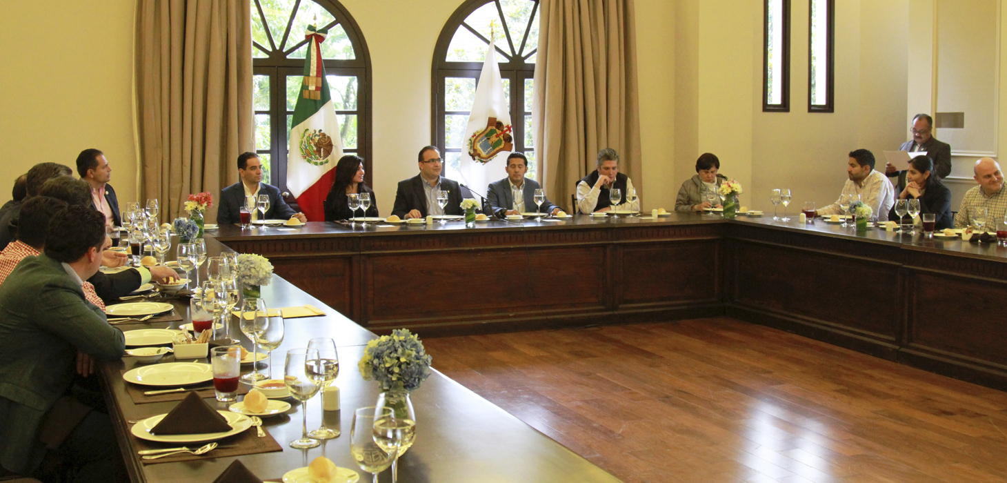 Convoca Javier Duarte a legisladores federales a seguir trabajando por Veracruz