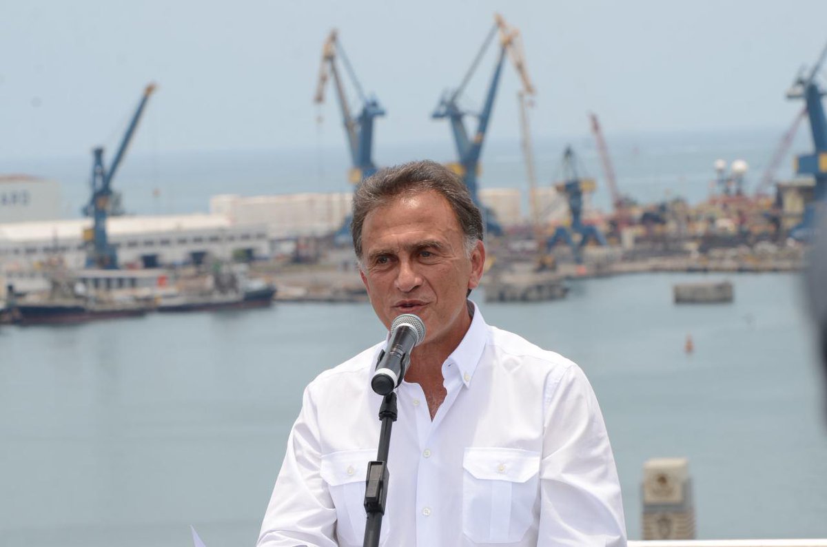 Llama Yunes Linares a unir fuerzas por Veracruz