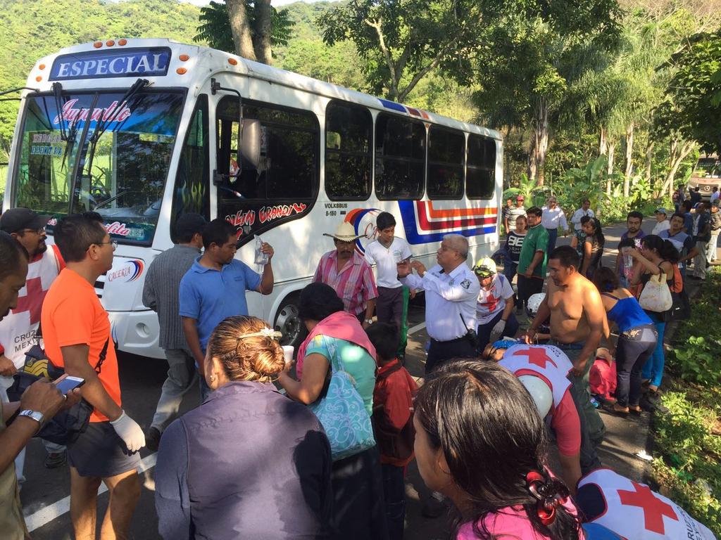 Autoridades piden que línea de autobús se haga responsable de víctimas en Córdoba