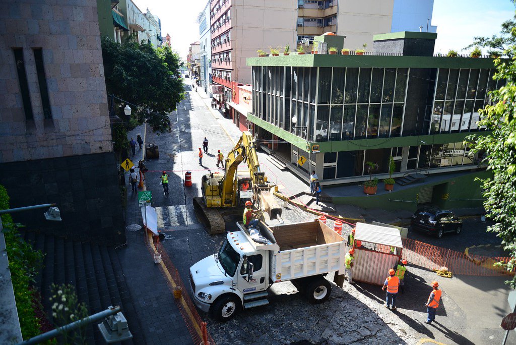 Con cierre total inició la rehabilitación de la calle Zaragoza, en Xalapa