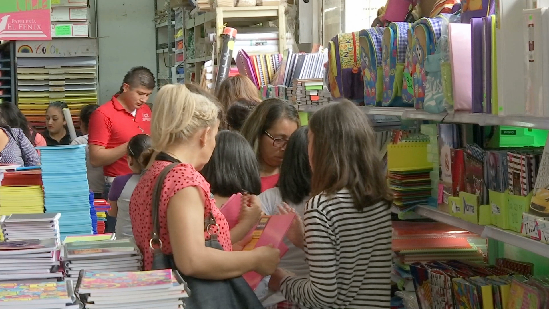 Más de tres mil pesos gastaron padres de familia en compras de uniformes y útiles escolares