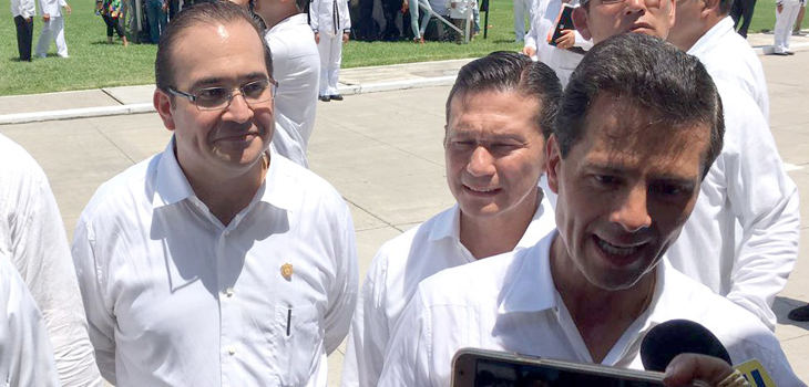 Acompaña Gobernador al Presidente Peña Nieto durante graduación de 132 guardiamarinas