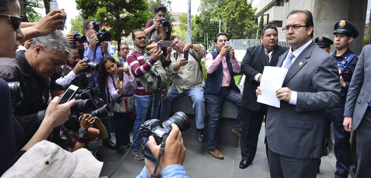 Denuncia Javier Duarte a Yunes Linares en la PGR por enriquecimiento ilícito y lavado de dinero