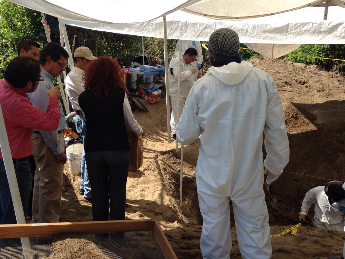 Madres de desaparecidos piden a CNDH crear cementerio ministerial en Veracruz