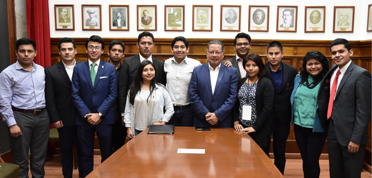 Recibe SEGOB a ganadores del Concurso Estatal de Debate Político Juvenil