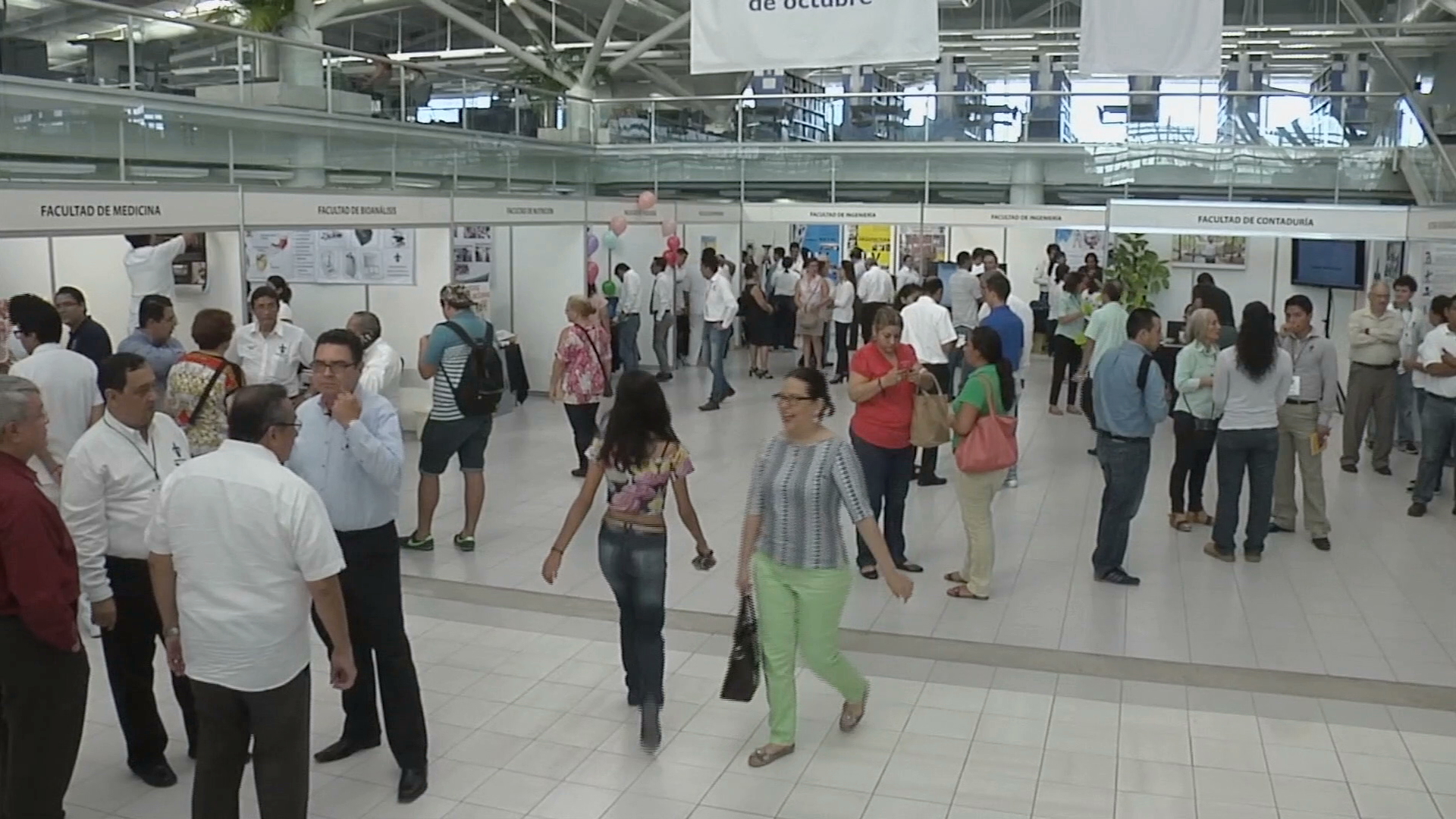 Realiza UV la Expo Orienta 2016 para dar a conocer sus programas de estudio