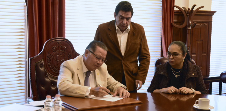 Ratifica Gobierno de Veracruz apoyo a la Universidad Veracruzana