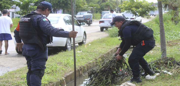 Activa Policía Estatal Plan Tajín, en fase preventiva, para el desazolve de canales en Coatzacoalcos