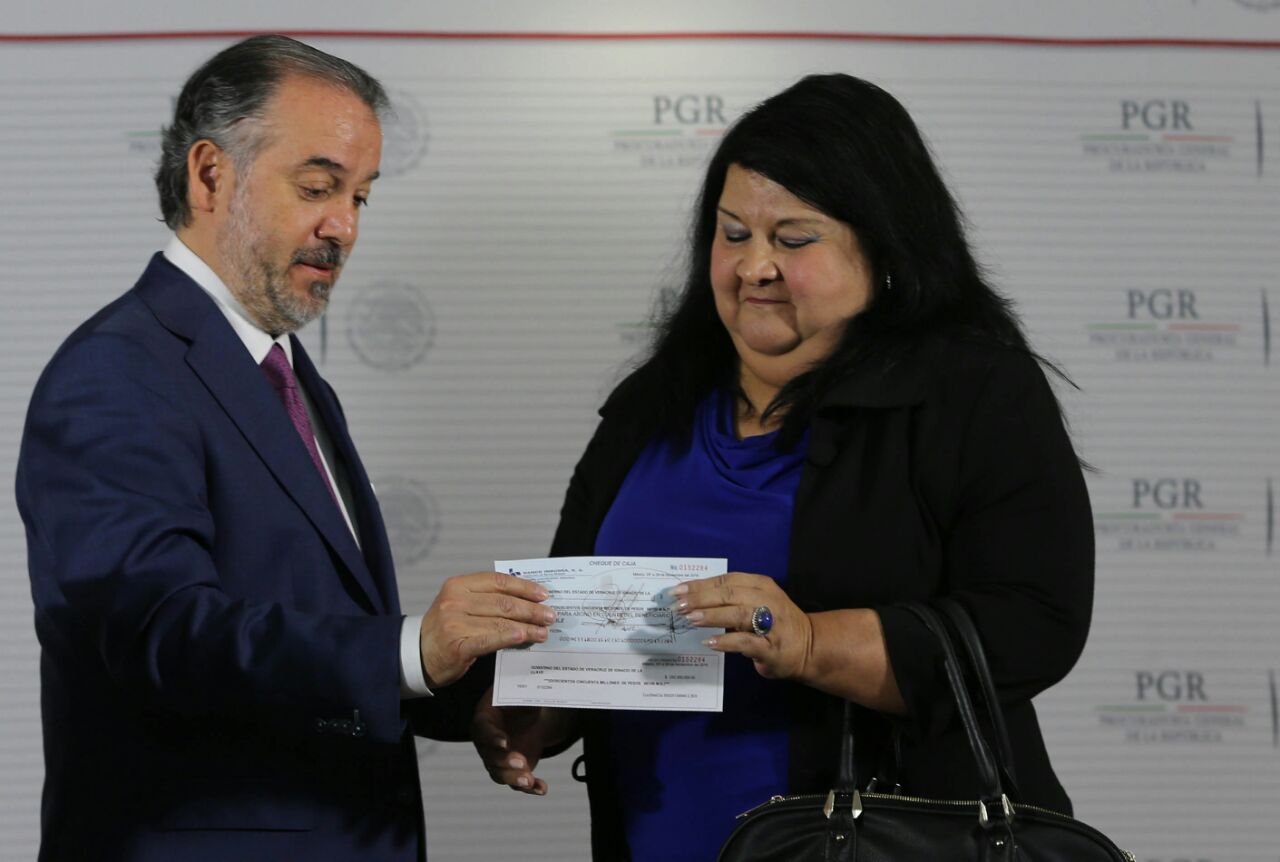 Devuelve la PGR 250 millones de pesos al Gobierno de Veracruz