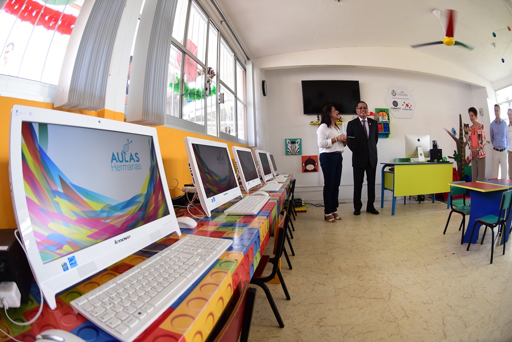 Depositan pago de compensación a maestros de tiempo completo