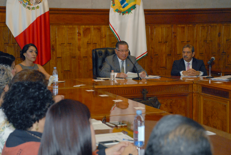 Llama el gobernador Flavino Ríos a los poderes Judicial y Legislativo y alcaldes a sumar esfuerzos para erradicar la violencia contra la mujer