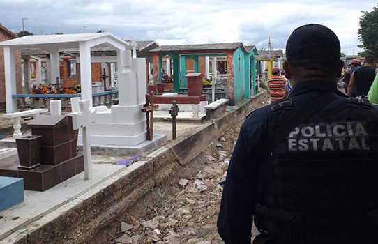 Mantiene Policía Estatal vigilancia en panteones de la entidad