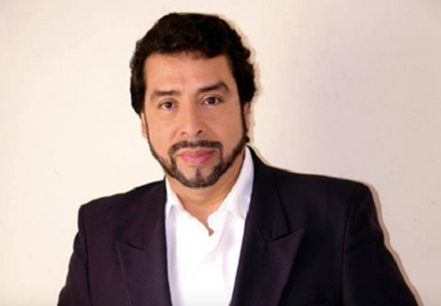 Entrega la Universidad de Xalapa Honoris Causa al tenor Armando Mora