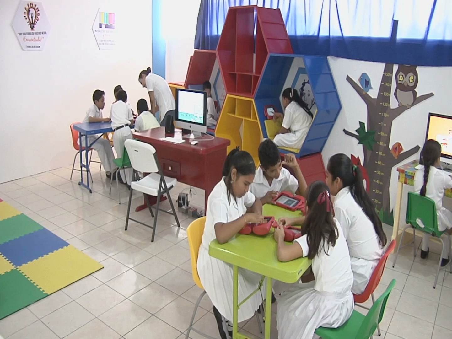 Inauguran dos “aulas hermanas” en Boca del Río