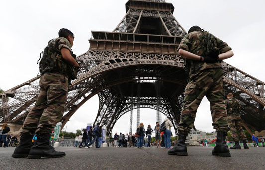 Francia levanta estado de emergencia decretado hace dos años