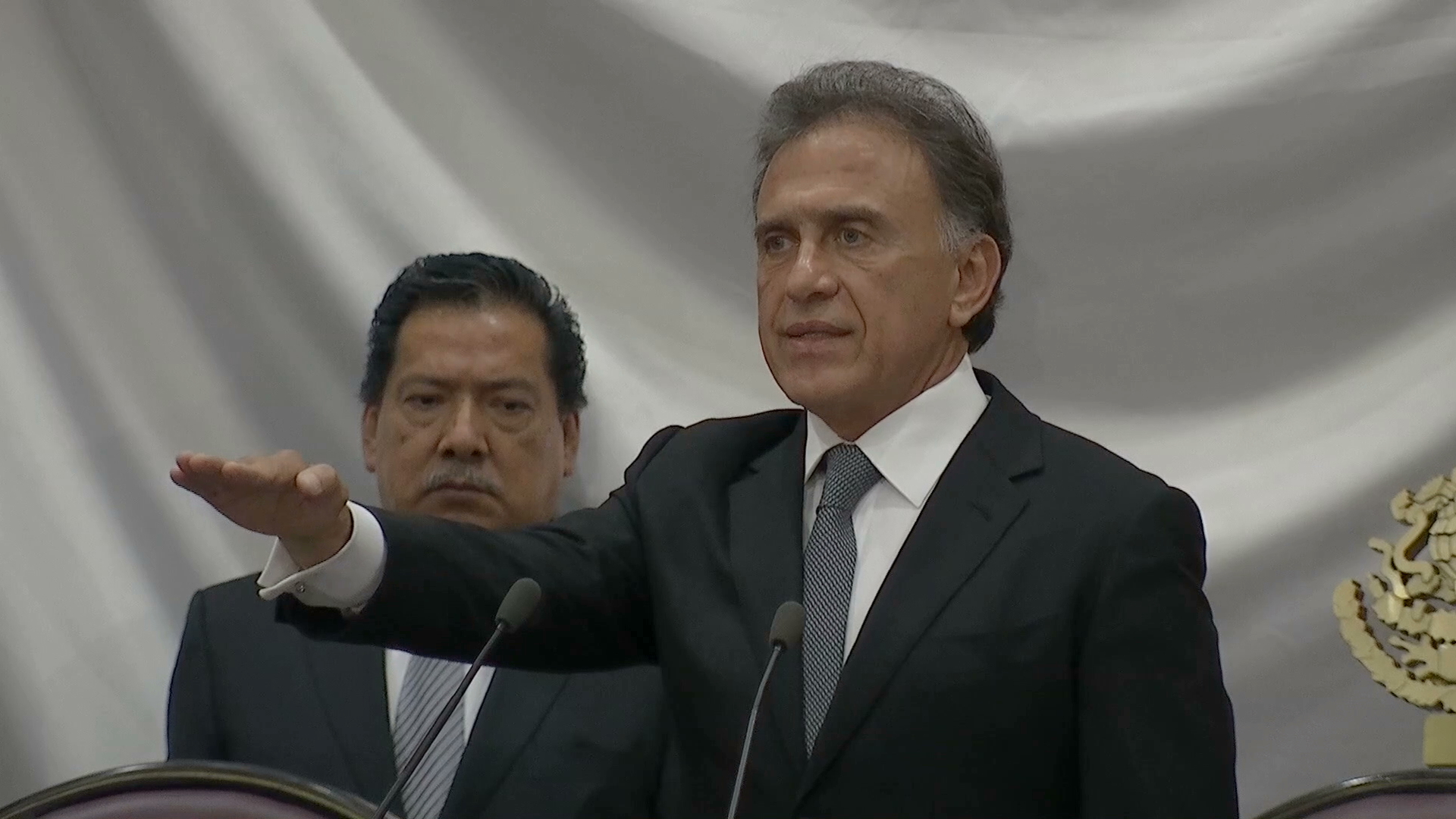 Rinde protesta Miguel Ángel Yunes Linares como gobernador constitucional de Veracruz