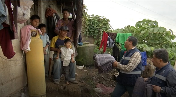 Entrega DIF Municipal Xalapa apoyos invernales