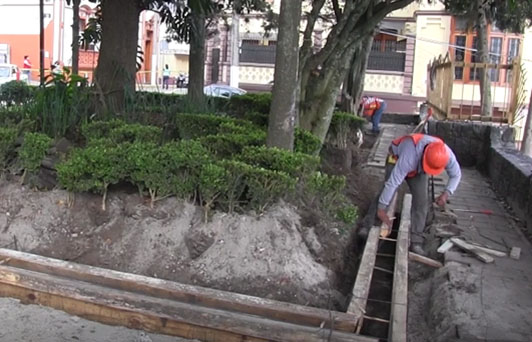 Rehabilita Ayuntamiento parques y plazuelas en el centro de Xalapa