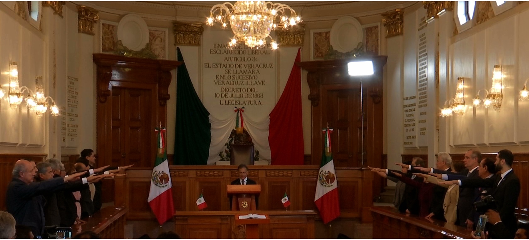 Instruye el gobernador Miguel Ángel Yunes a su gabinete a actuar con honestidad y transparencia