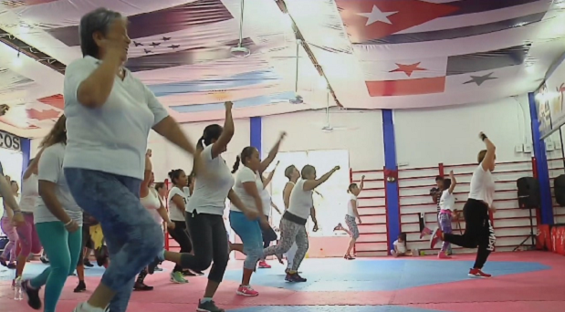 Instructores de zumba darán espectáculo gratuito en estadio xalapeño